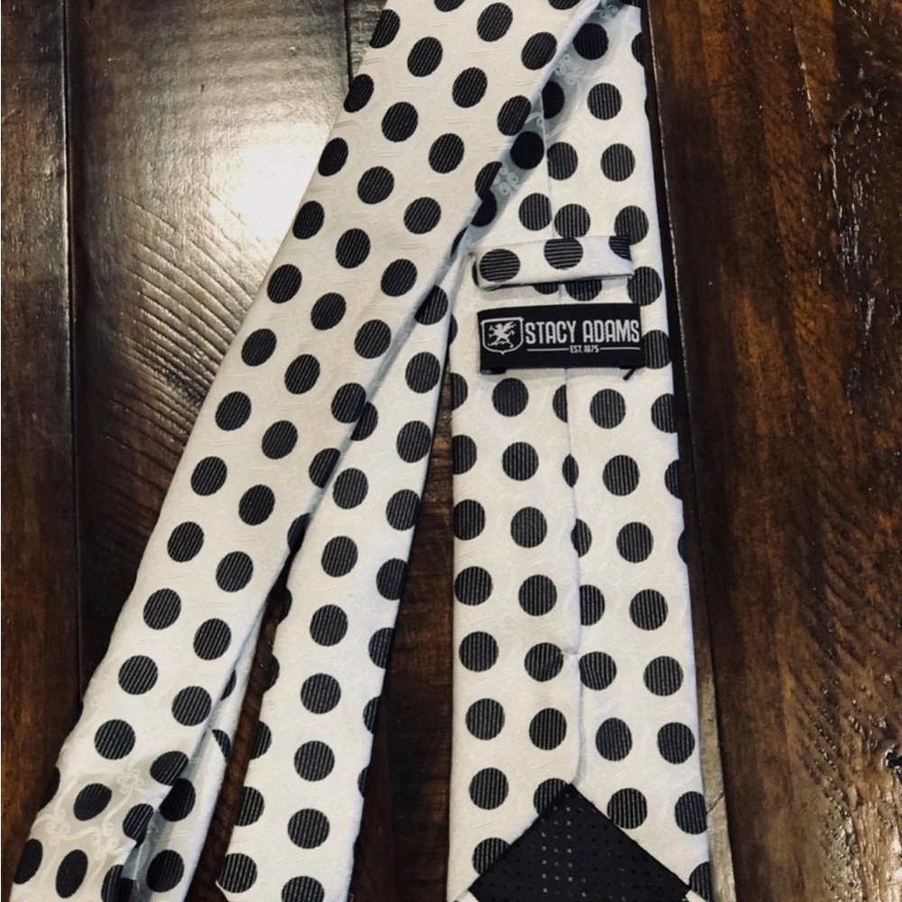 Stacy Adams sliver & black polka dot necktie
